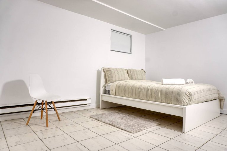 Guest suite basement13