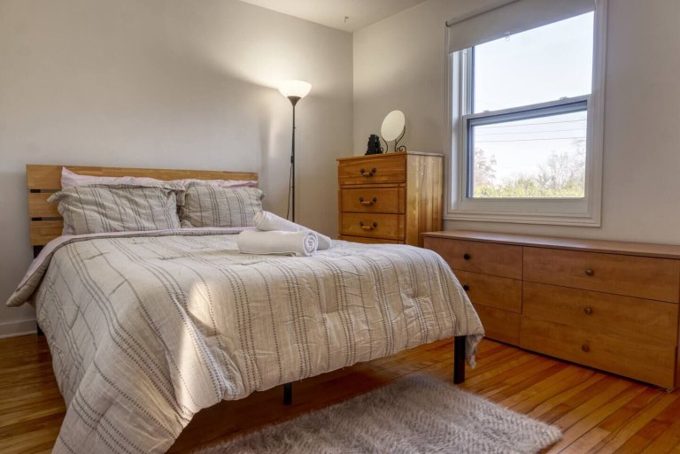 Spacious 4-Bedroom21_converted