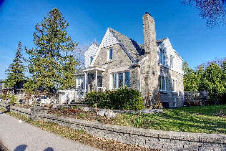 Spacious 4-Bedroom7_converted